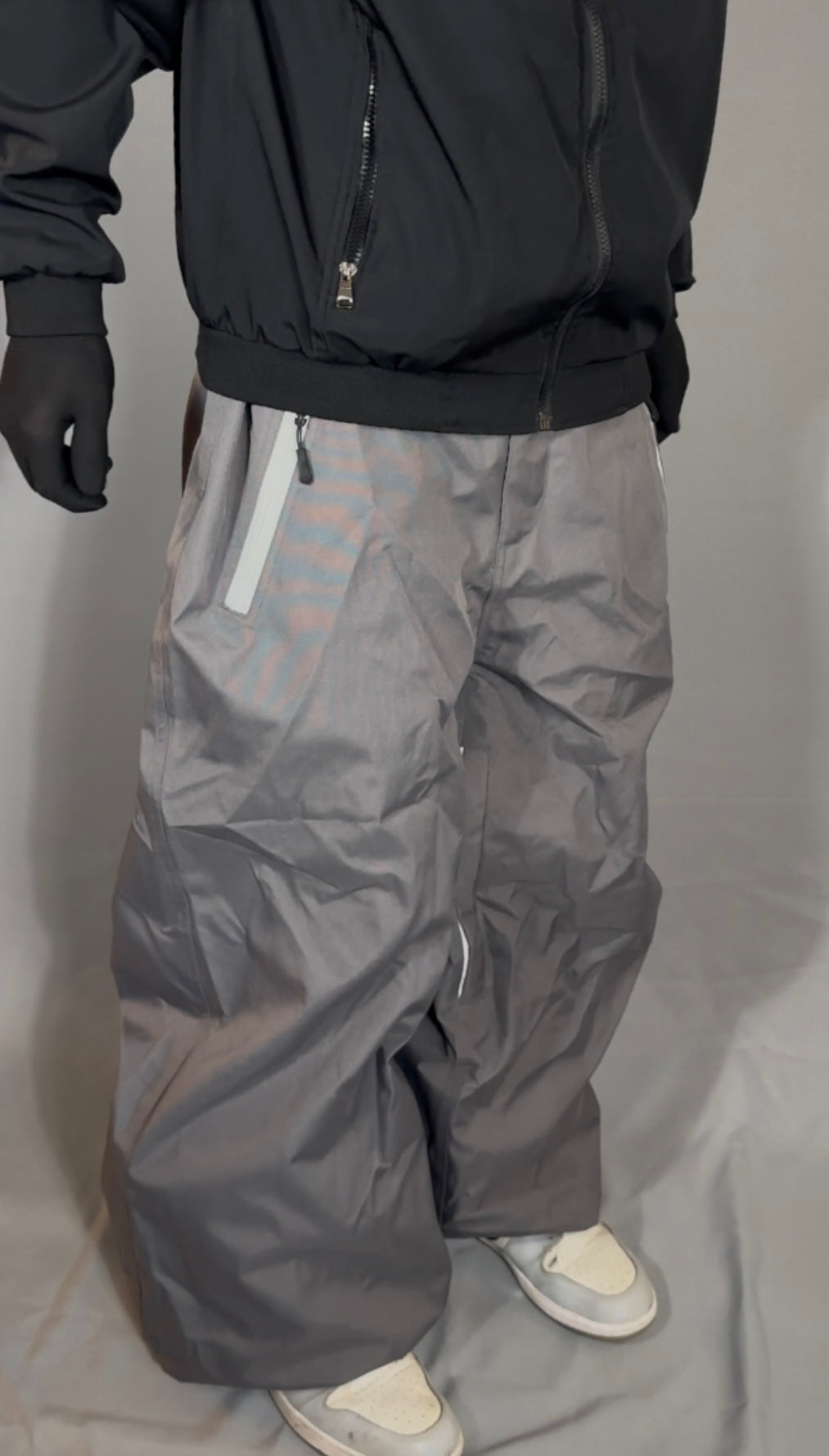 SIMPLISTIC.V1 Dark Grey