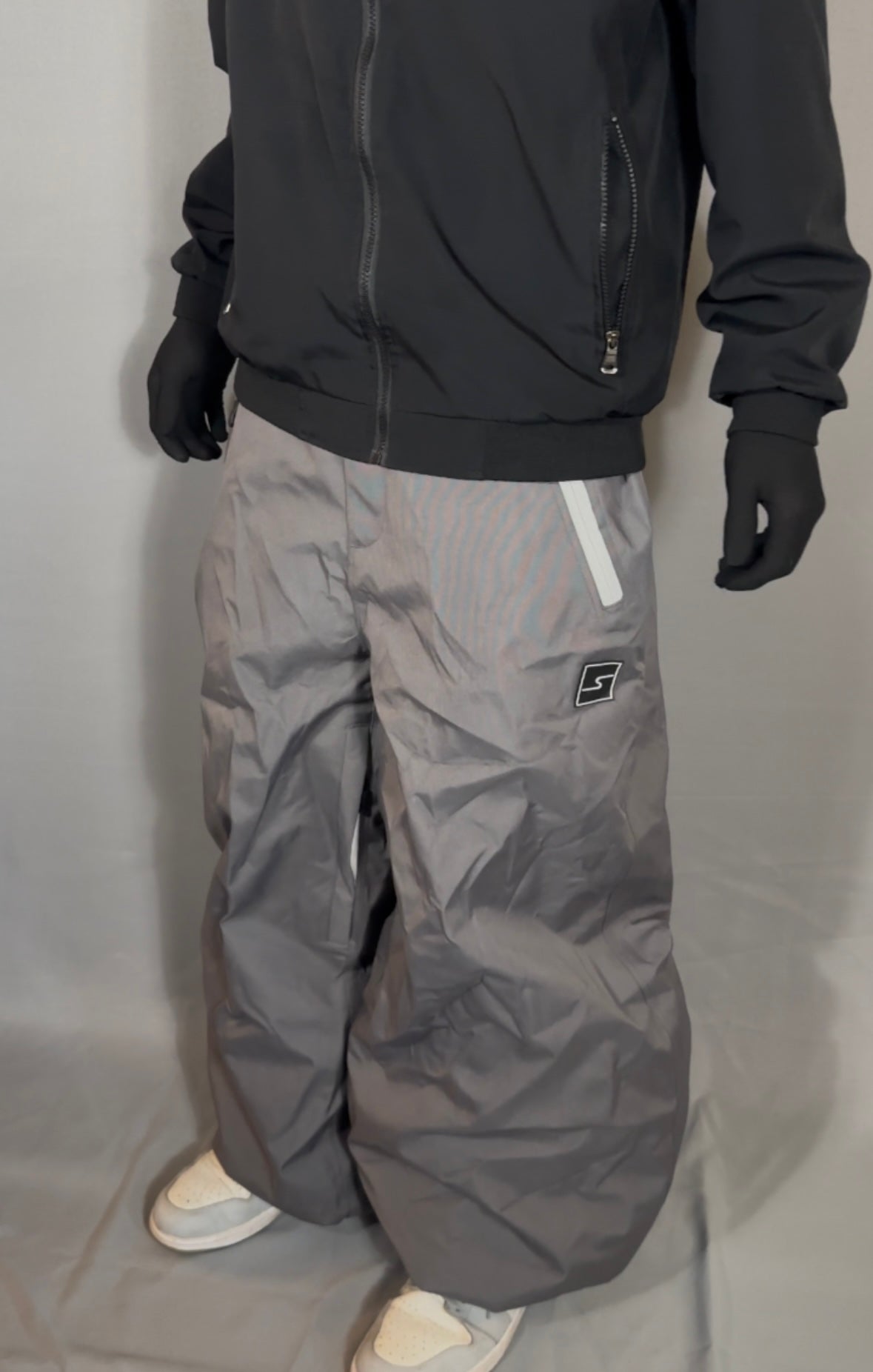 SIMPLISTIC.V1 Dark Grey